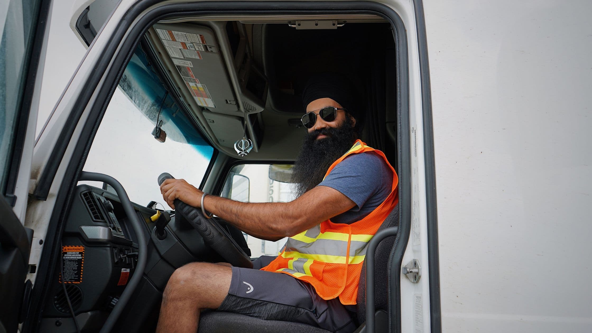 friday-freight-news-trucking-employment-turns-positive-year-over-year-but-capacity-signals